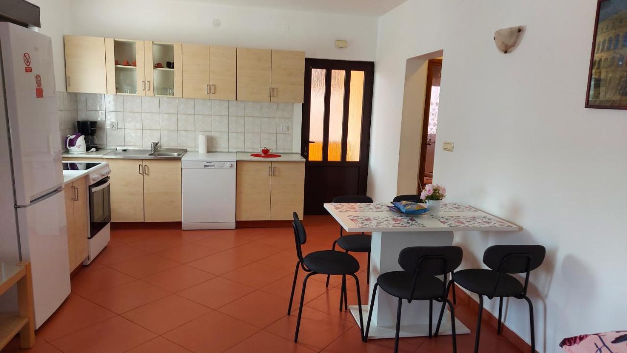 Apartman Porat Apartment Pula Luaran gambar