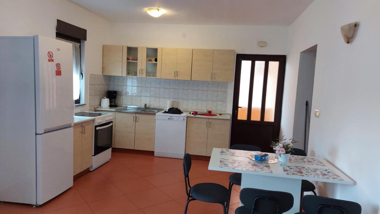 Apartman Porat Apartment Pula Luaran gambar